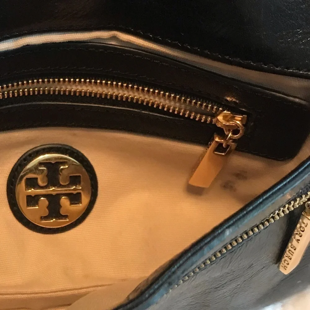 ❤️ First Owner Tory Burch Reva Black Bag